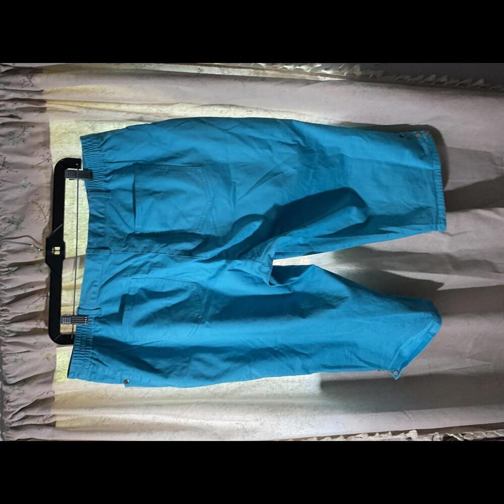 Aqua Ruby Rd. Capris With Button Details Size 16 - image 7